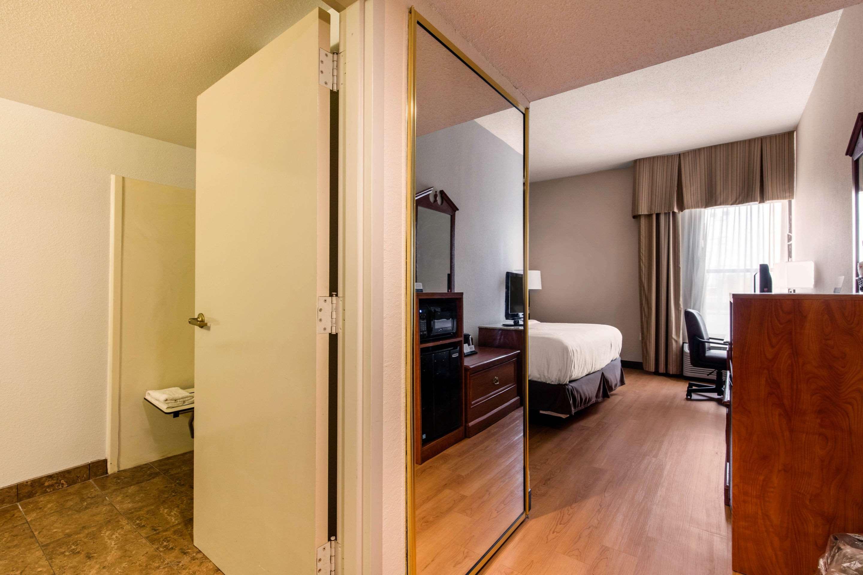 Quality Inn Valley - West Point Экстерьер фото