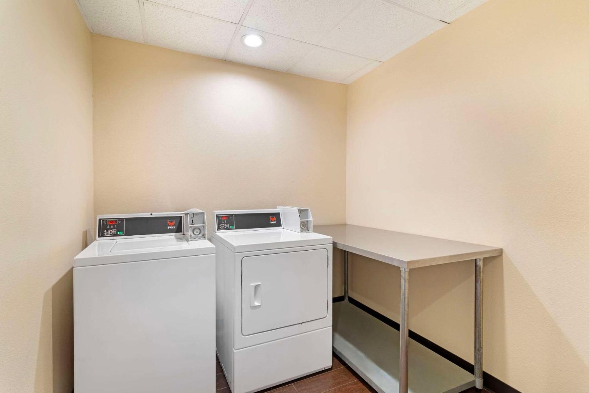 Quality Inn Valley - West Point Экстерьер фото