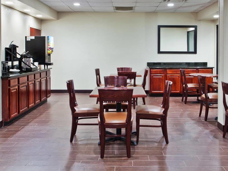 Quality Inn Valley - West Point Экстерьер фото